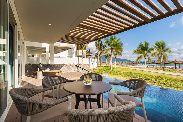 Ocean Beach Front Pool Pavillion 3 Bedrooms Ground Floor