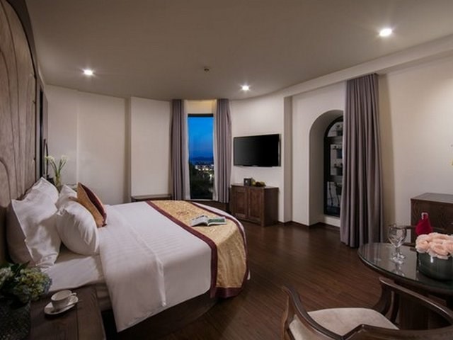 Phòng Junior Suit Roman