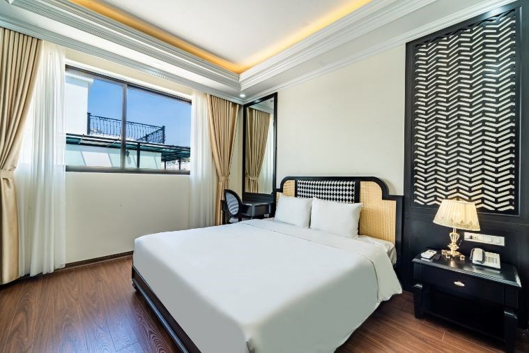 Khách sạn Dragon Hạ Long