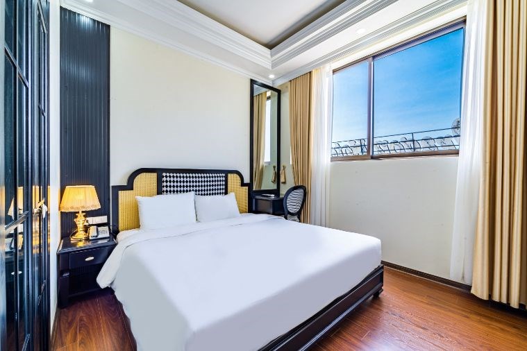 Khách sạn Dragon Hạ Long