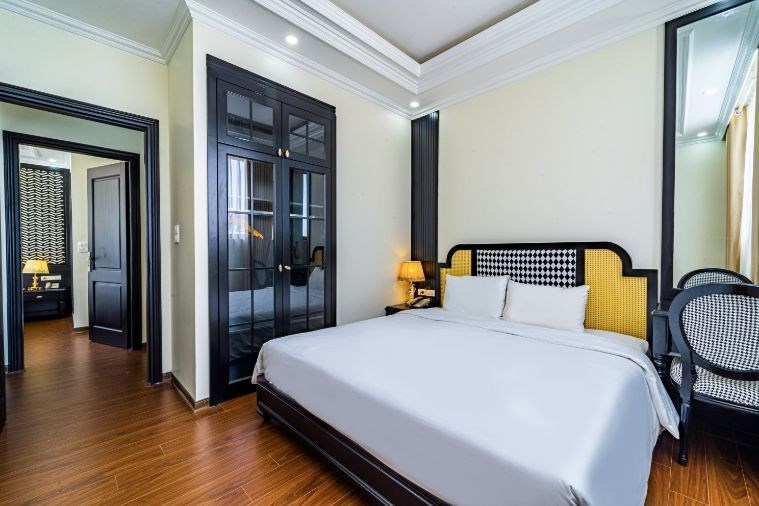 Khách sạn Dragon Hạ Long