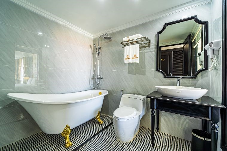 Khách sạn Dragon Hạ Long