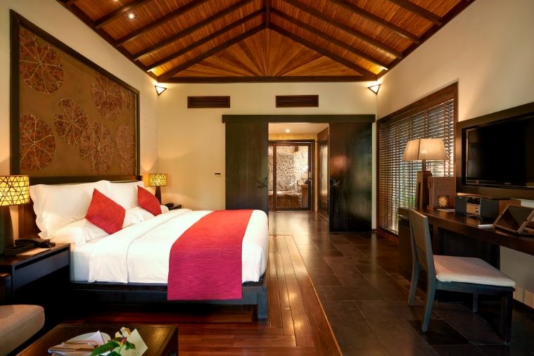 Deluxe King Garden View