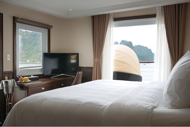 Du Thuyền Paradise Elegance Hạ Long