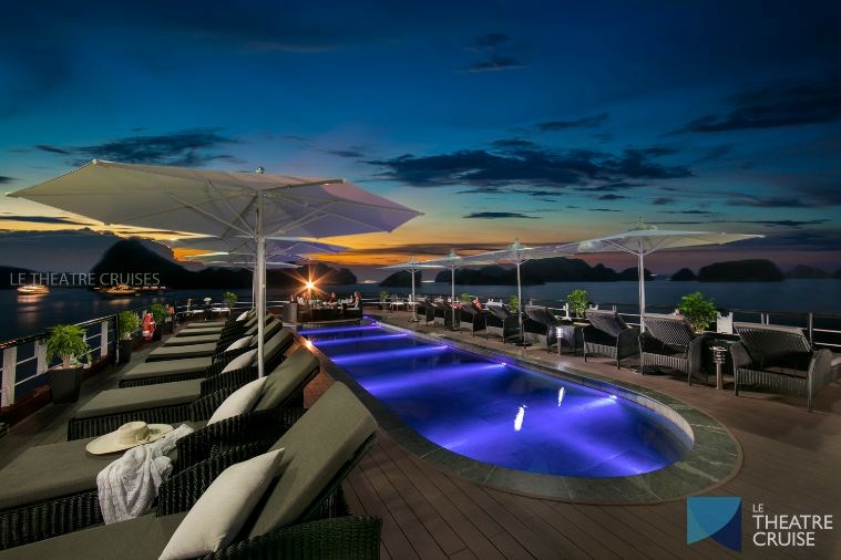 Du Thuyền La Theatre Cruises Hạ Long