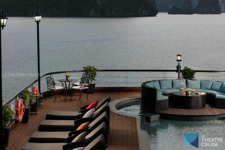 Du Thuyền La Theatre Cruises Hạ Long