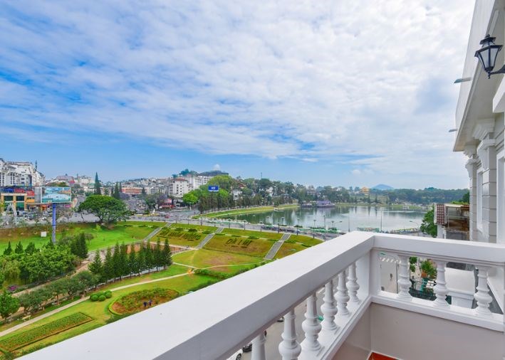 Phòng Deluxe Double With Balcony