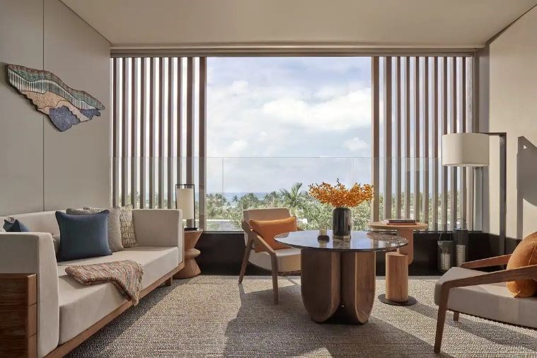 Phòng King Beach Pool Suite