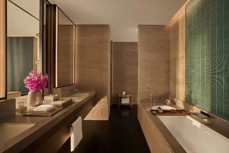 Phòng King Beach Pool Suite