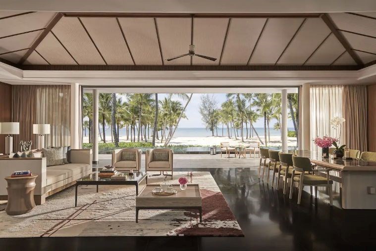 Phòng Four Bedroom Club Beach Pool Villa