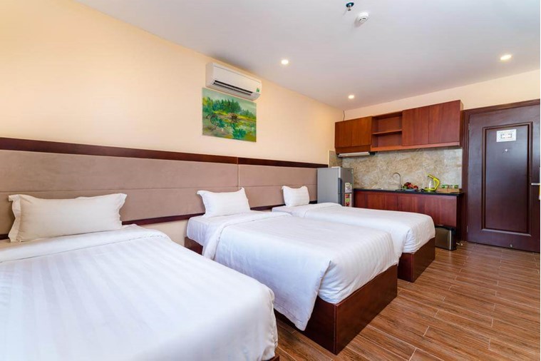 Phòng Family With 1 Double & 3 Single Bed