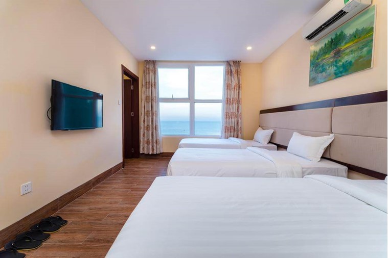 Phòng Family With 1 Double & 3 Single Bed