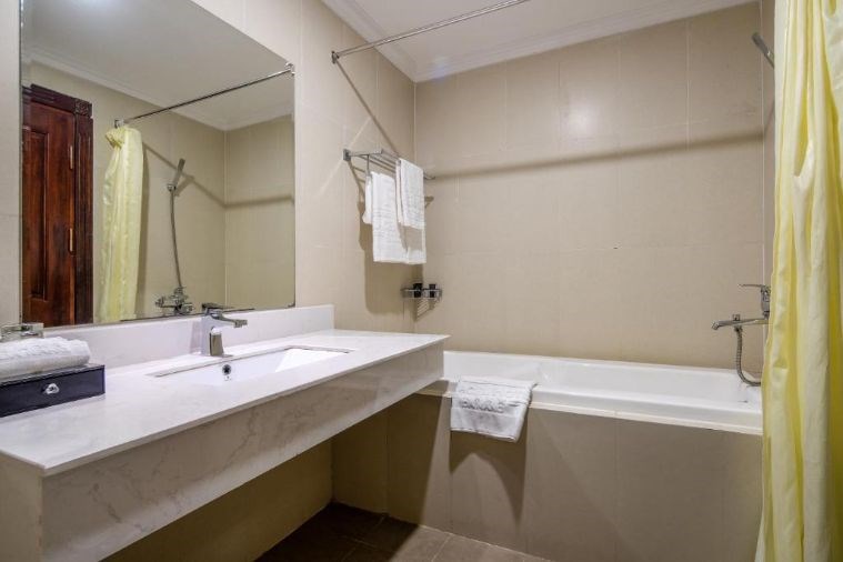 Phòng Suite Ocean View with Balcony (Twin/ Double) 