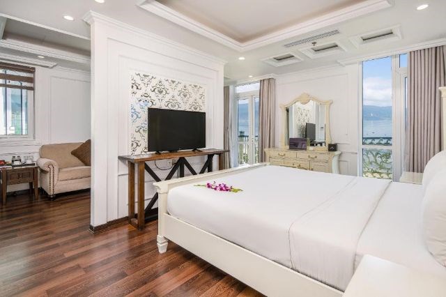 Phòng Executive Suite Ocean View with Balcony (Double) 
