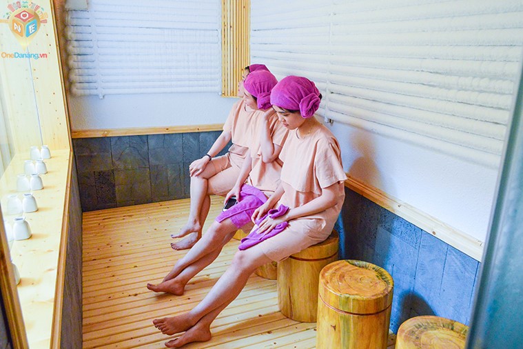 Holiday Beach Hotel Danang