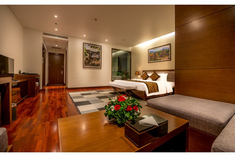 Phòng  Premier Deluxe Double 