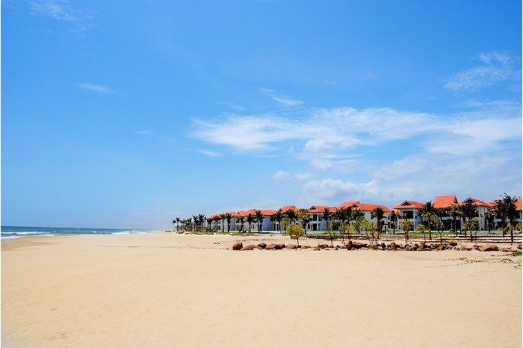 4 Bedroom Beachfront Pool Villa