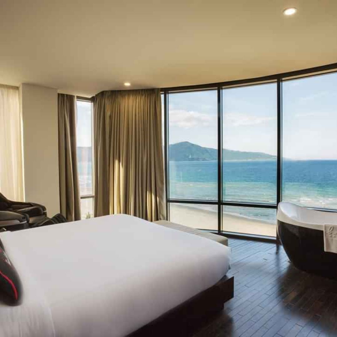 Holiday Beach Hotel Danang