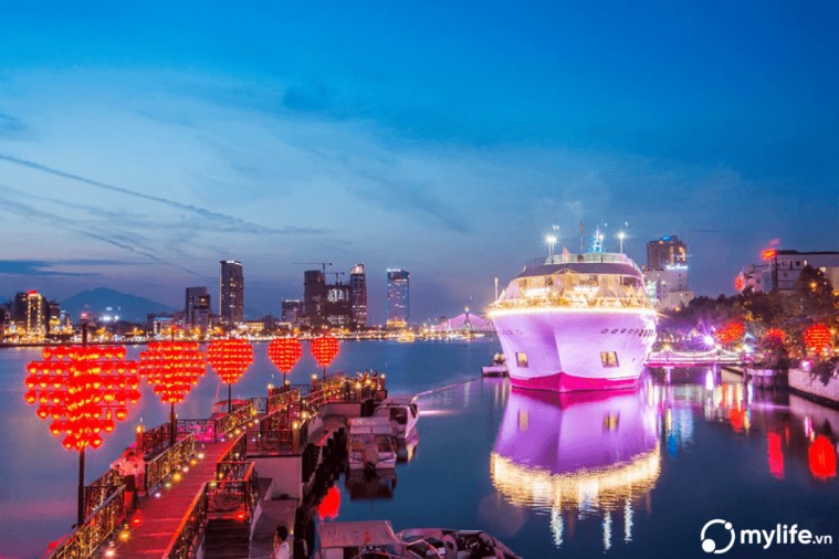 Cầu Tình Yêu - Đà Nẵng