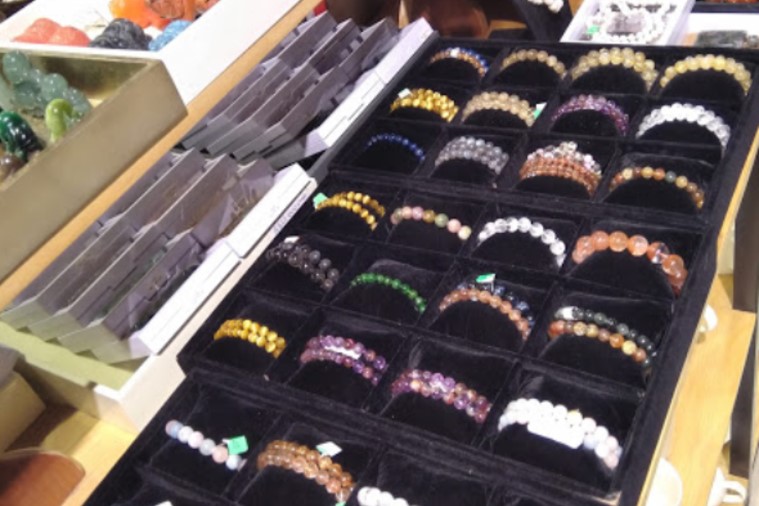 Cỏ May Coffee & Souvenir Shop - Đà Nẵng