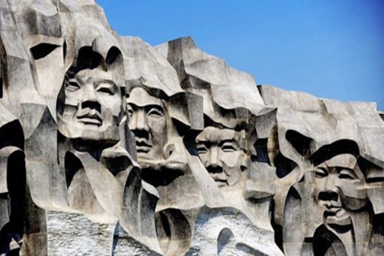 Tượng đài Mẹ Việt Nam Anh Hùng - Hội An