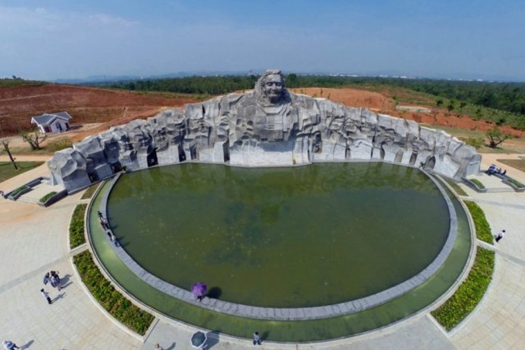 Tượng đài Mẹ Việt Nam Anh Hùng - Hội An