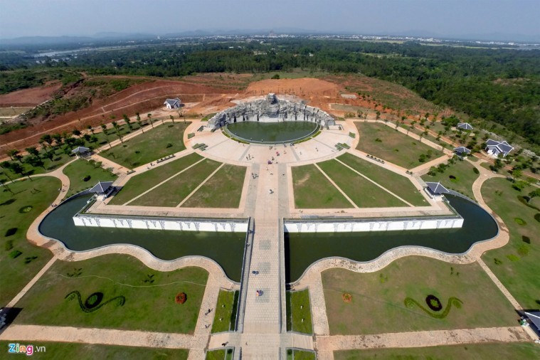 Tượng đài Mẹ Việt Nam Anh Hùng - Hội An