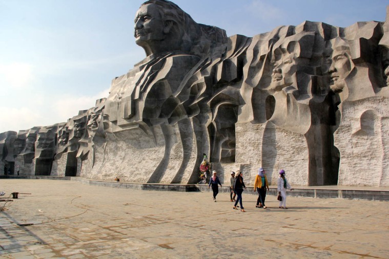 Tượng đài Mẹ Việt Nam Anh Hùng - Hội An