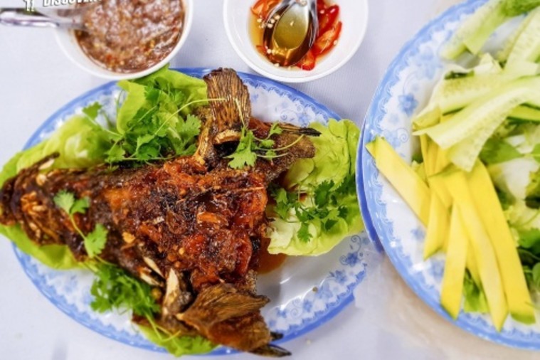 Nhà hàng tàu Hoa Hoa - Quy Nhơn