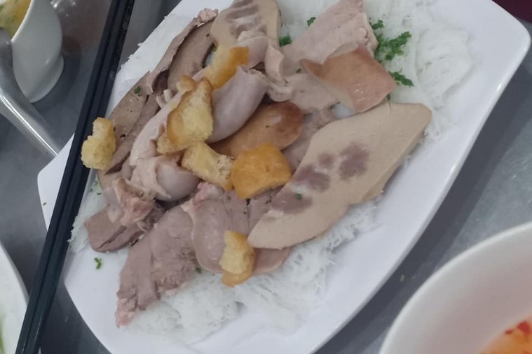 Quán Mẫn - Bánh Hỏi Lòng Heo - Quy Nhơn