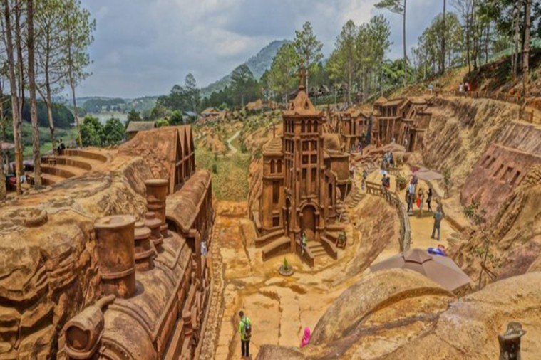 Đường Hầm Điêu Khắc - Đà Lạt