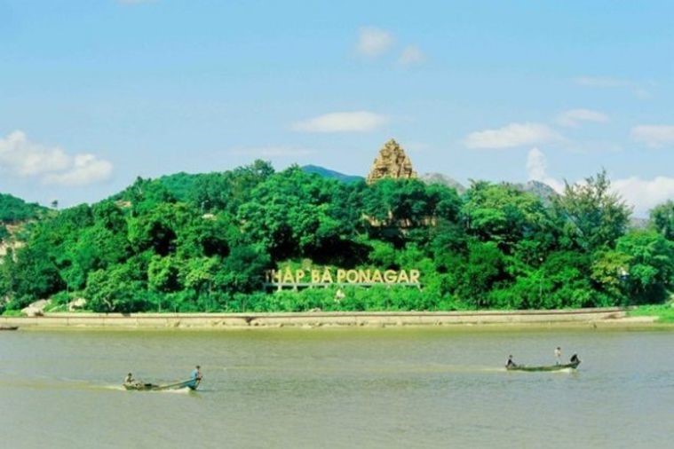 Tháp Bà Ponagar - Nha Trang