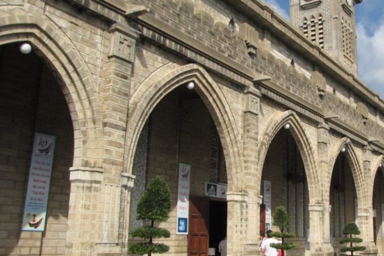 Nhà Thờ Đá - Nha Trang