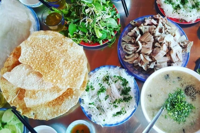 Quán Yến - bánh hỏi lòng heo  - Phú Yên