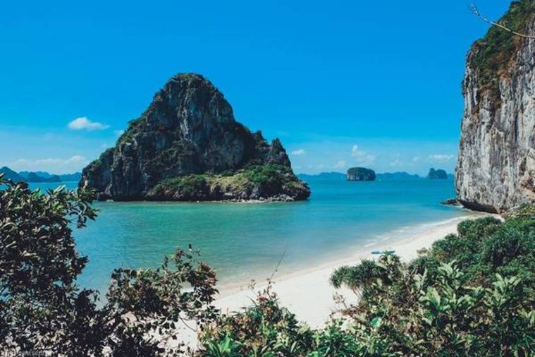 Đảo Mắt Rồng - Hạ Long