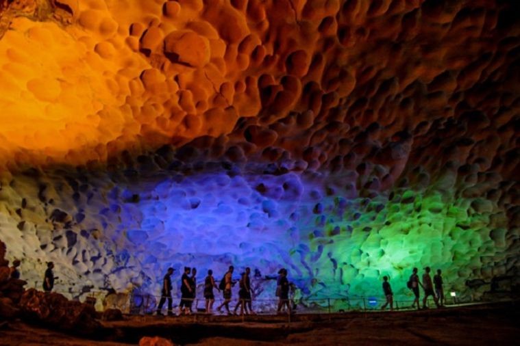 Hang Sửng Sốt - Hạ Long