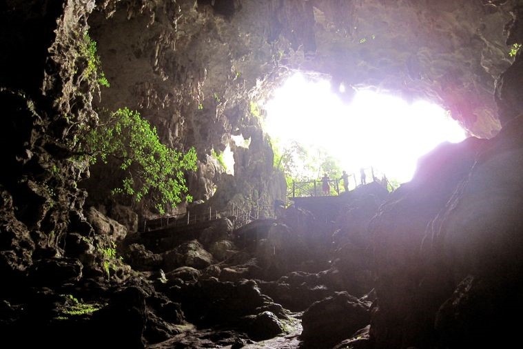 Hang Đầu Gỗ - Hạ Long