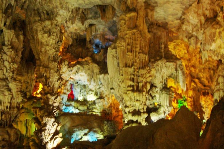 Động Kim Quy - Hạ Long