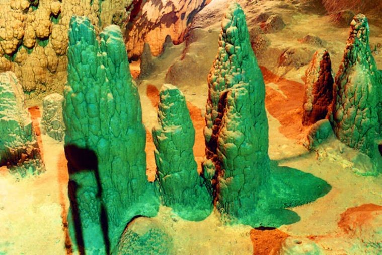 Động Kim Quy - Hạ Long