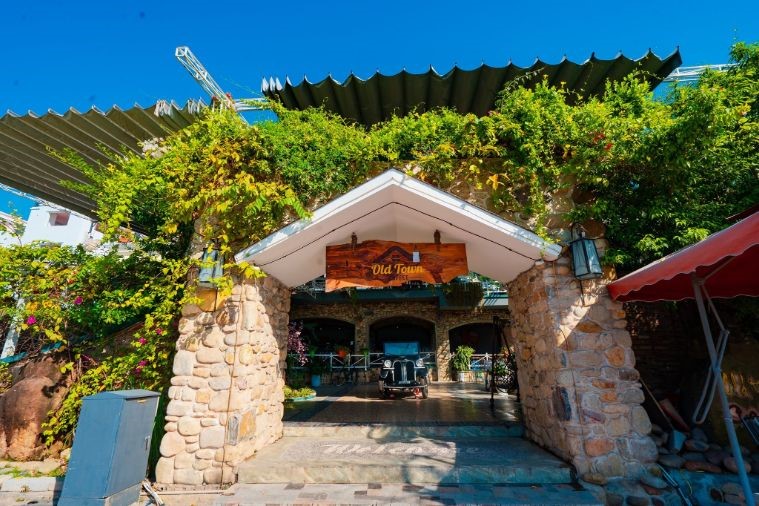 Old Town Cafe - Hạ Long