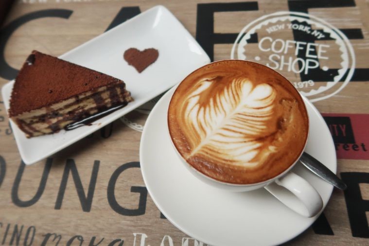 Wander Station – Cake & Coffee - Hạ Long