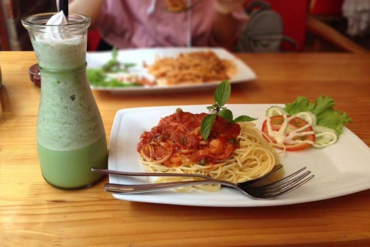 Dung Anh Coffee & Bakery - Hạ Long