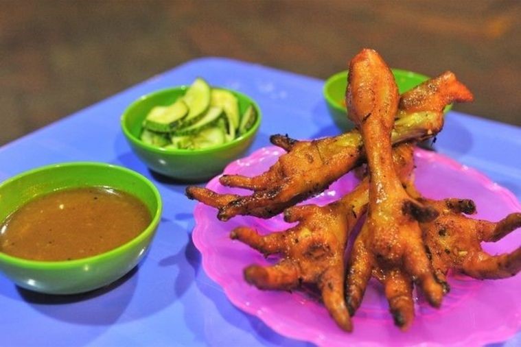 Chân gà nướng phố 8 - Ninh Bình