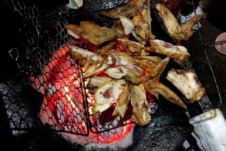 Chân gà nướng phố 8 - Ninh Bình