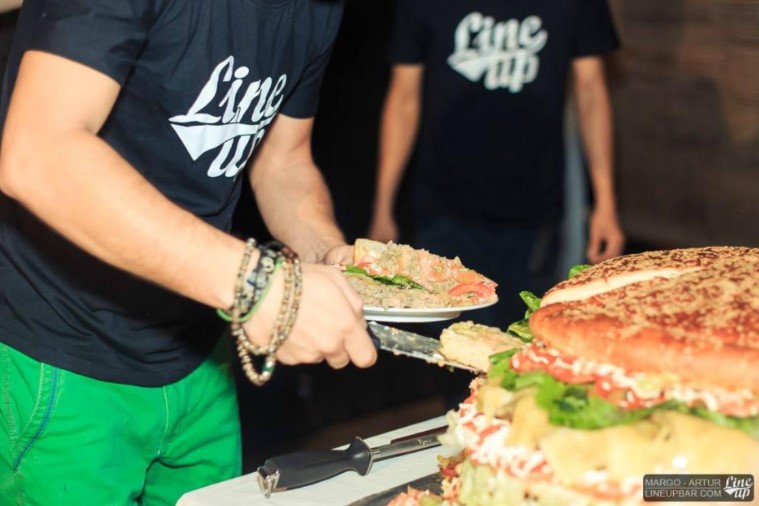 Line Up Bar & Grill - Phan Thiết