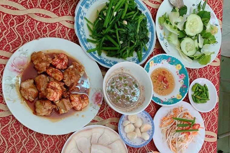 Cơm Bình Minh - Nha Trang