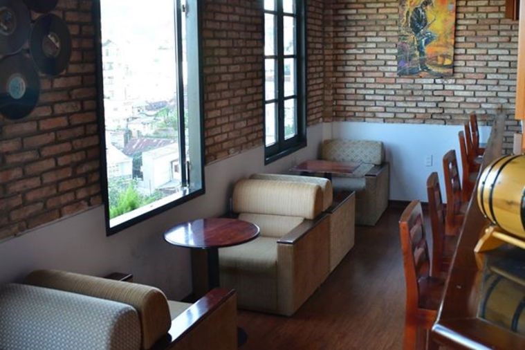 Voulez-Vous Cafe & Wine Bar - Đà Lạt