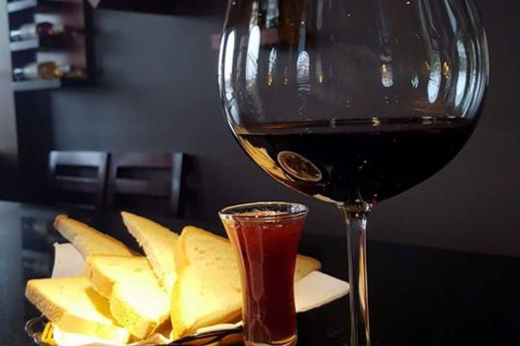 Voulez-Vous Cafe & Wine Bar - Đà Lạt