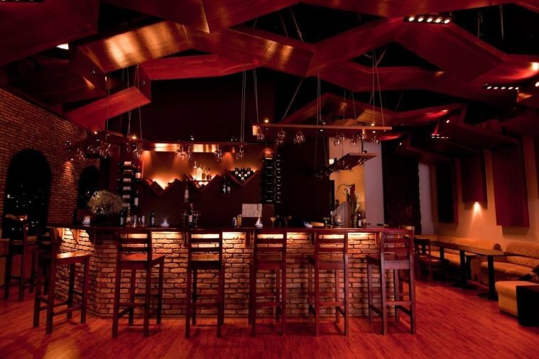 Voulez-Vous Cafe & Wine Bar - Đà Lạt