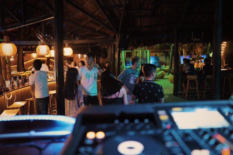 Chameleon Beach Bar - Phan Thiết